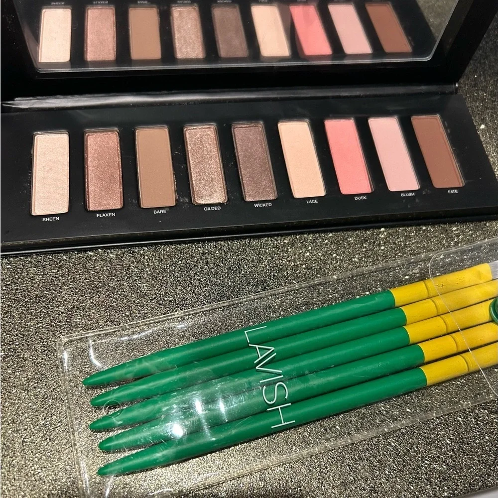 🌿 STUDIOMAKEUP Ease To Wear Palette + LAVISH Essential Eye Brush Set